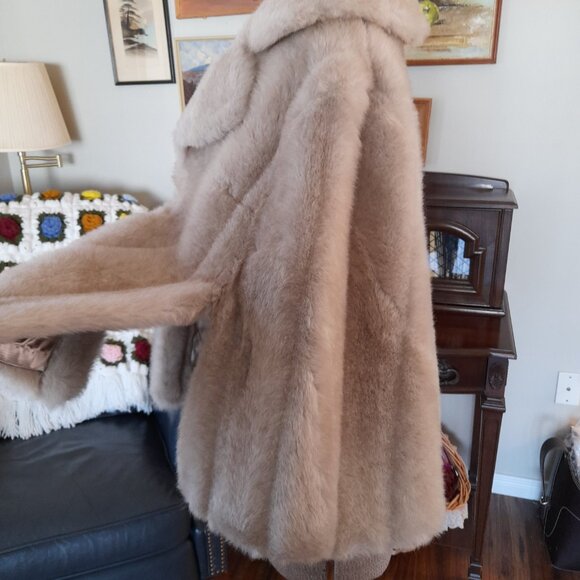 Vintage Plush Faux Fur Cape Thick Plush Warm Winter Glamourous Luxurious Formal - Picture 7 of 16